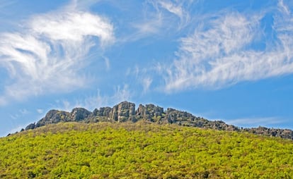 Resaltes rocosos en la sierra de las Villuercas, en Cáceres.