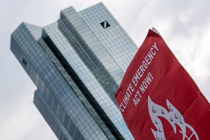 Protestas en Frankfurt de 'Fridays for Future' reclamando respuestas al cambio climático .