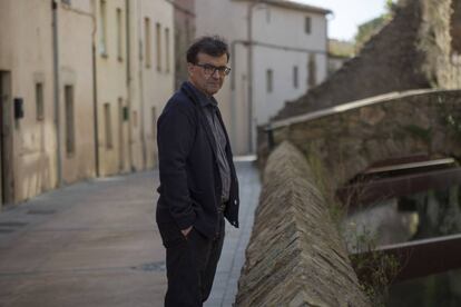 Javier Cercas, retratat el 22 de febrer a Verges, on està passant la pandèmia de coronavirus.