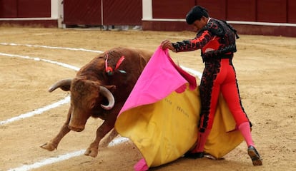 El torero colombiano Paco Perlaza en la plaza bogotana de La Santamaría, el pasado 4 de febrero.