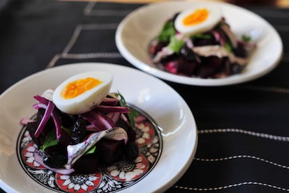 Ensalada-remolacha-huevo-boquerones