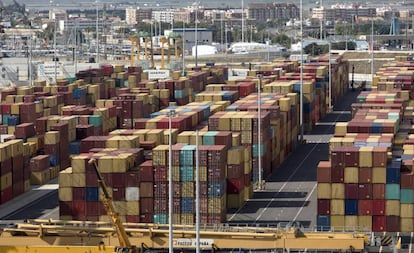 Contenedores en el puerto de Valencia, el pasado mes de noviembre. 