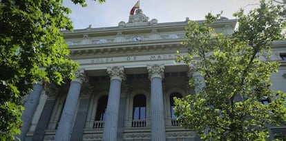 Fachada del edificio de la Bolsa de Madrid