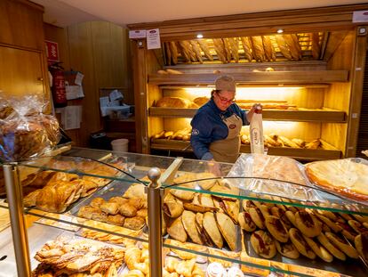 Vista de una panadería del centro de Teruel.