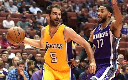Calderón, en un partido ante Sacramento Kings.