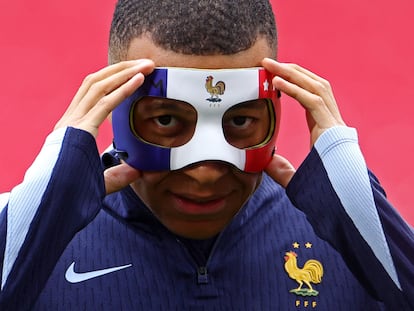Mbappé, en el entrenamiento de la selección de Francia previo al choque ante Países Bajos.
