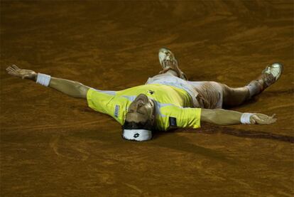 Ferrer celebra su triunfo frente a Almagro en la final de Acapulco.