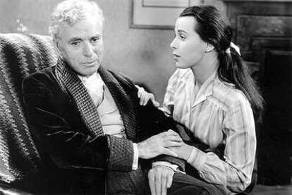 Chaplin y Claire Bloom, en un fotograma de <i>Candilejas.</i>