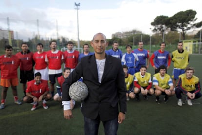 Israel Sevillano en las instalaciones deportivas del Canal de Isabel II.