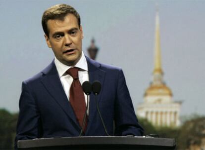 Dmitri Medvédev, durante su intervención en el foro de San Petersburgo.