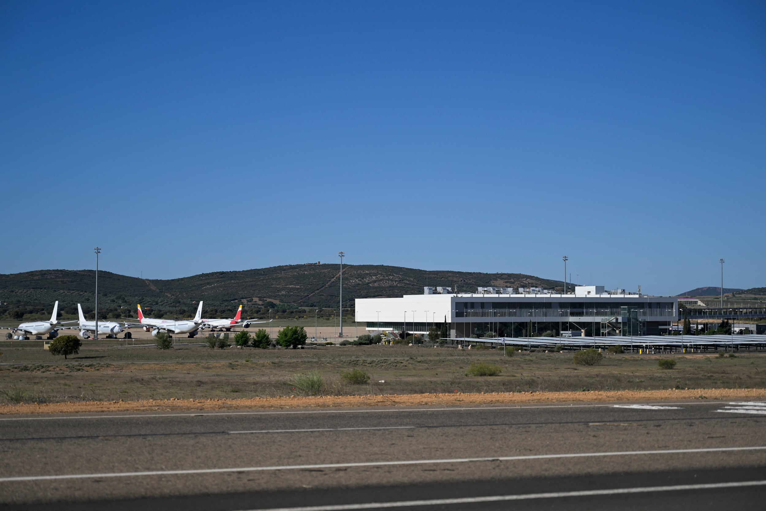 Castilla-La Mancha pide explicaciones sobre el posible uso del aeropuerto de Ciudad Real para albergar inmigrantes