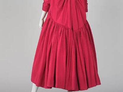 Vestit de Balenciaga de 1955 que es pot veure al Museu del Disseny de Barcelona.