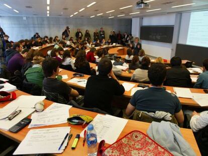 Vista de un aula del Campus de Esade, dise&ntilde;ado y construido bajo los criterios del Plan Bolonia, en Sant Cugat del Vall&egrave;s, Barcelona