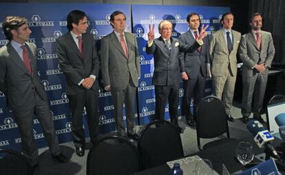 José María Ruiz Mateos y alguno de sus hijos anunciando el concurso de acreedores.