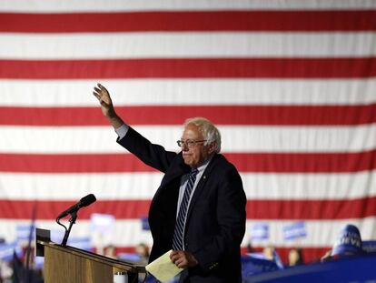 El demócrata Bernie Sanders en un mitin en Santa Mónica.