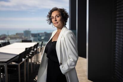 Clara Segura, fotografiada en la terraza del edificio de la productora Mediapro de la Avenida Diagonal de Barcelona.