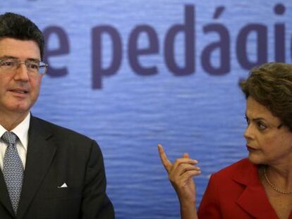 El ministro de Economía de Brasil, Joaquim Levy, y la presidenta, Dilma Rousseff, el pasado mayo en Brasilia.