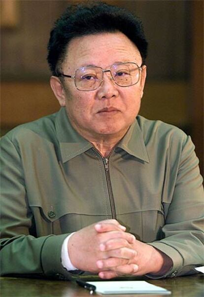 El dictador norcoreano, Kim Jong Il, en 2001.