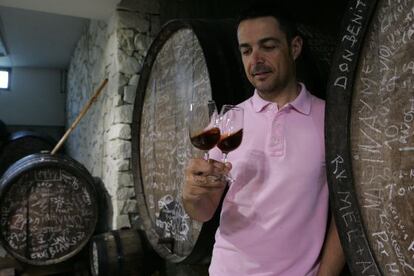 Rafael Poveda, en la bodega alicantina Salvador Poveda. 