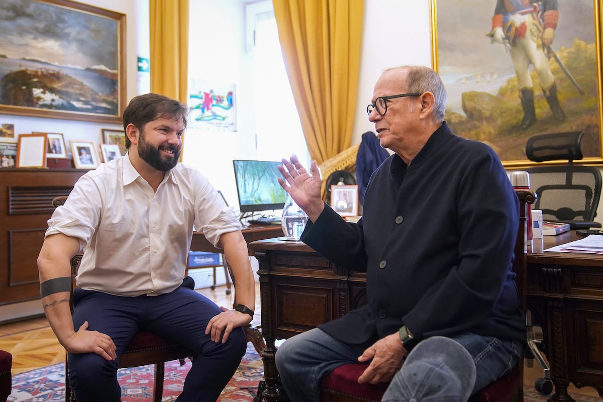 Silvio Rodríguez y Boric: Encuentro de amigos en La Moneda