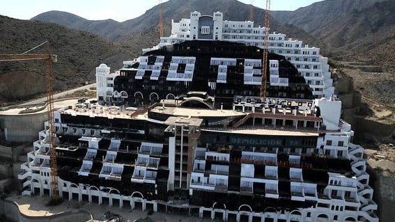 La demolición del hotel del Algarrobico llega hasta Estrasburgo 