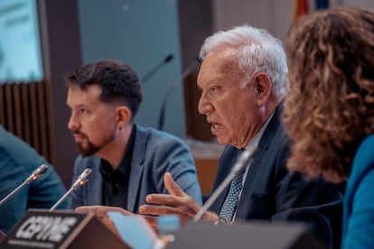 El exvicepresidente segundo del Gobierno y exlíder de Podemos, Pablo Iglesias y el exministro de Exteriores José Manuel García-Margallo, este martes en Madrid.