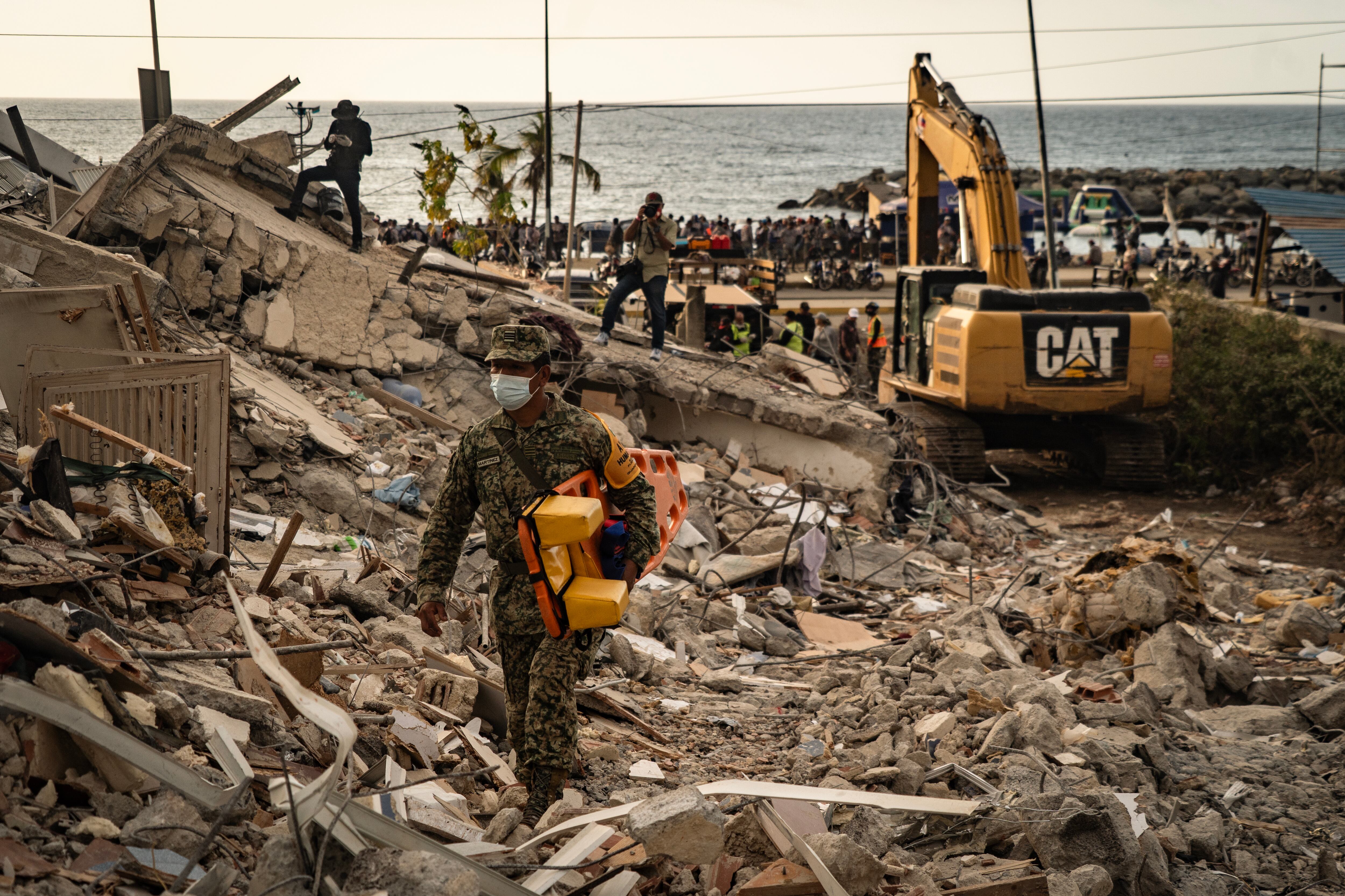 Ejército Mexicano en labores de rescate en la Guaira , el 28 de junio.