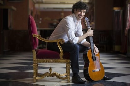 Pablo Villegas posa en el Teatro de la Zarzuela.