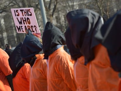 Protesta contra Guantánamo frente a la Casa Blanca.