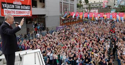 El presidente turco, Tayyip Erdogan, ante una multitud el sábado en Rize, Turquía.