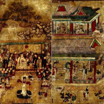 <p dir="ltr">Los autómatas forman parte de la cultura china, como mínimo, desde el año 2000 a. C. En una versión del Lie Zi, uno de los textos sagrados del taoísmo (como investigó <a href="https://elpais.com/diario/2008/07/27/domingo/1217129437_850215.html">Joseph Needham</a>, eminencia de la sinología), datada del tercer siglo antes de Cristo, se cuenta el encuentro del rey Mu de Zhou con un ingeniero conocido como Yan Shi. Este inventor presentaba orgulloso un autómata de tamaño natural que se movía y hablaba “de tal forma que cualquiera lo hubiera tomado por un ser humano”.</p> <p dir="ltr">Hacia el final de la actuación del autómata y el ingeniero, el rey Mu comenzó a advertir que el robot guiñaba el ojo a algunas mujeres de su corte, lo que hubiese supuesto la muerte de Yan Shi si no hubiera desarticulado al robot con un solo toque en su espalda, descubriendo su naturaleza mecánica. Otras leyendas similares cuentan que se hizo muy popular un ser de madera del<a href="https://books.google.it/books?id=YWQ1dZhAx2kC&pg=PA18&lpg=PA18&dq=:+A+vuelo+de+murci%C3%A9lago+el+sonido,+nueva+materialidad+chuan&source=bl&ots=wa3iS7yqHr&sig=u5ULCGjHivsTay4Ybjf_ePK8T0w&hl=es&sa=X&ved=0ahUKEwjpzMydrfzUAhUGNxQKHWCpCkMQ6AEINjAD#v=onepage&q=%3A%20A%20vuelo%20de%20murci%C3%A9lago%20el%20sonido%2C%20nueva%20materialidad%20chuan&f=false"> segundo hijo del rey Ta-Ch’uan</a>, apodado "El ingenioso". En la imagen podemos ver uno de los pasajes de la historia del rey Mu en una ilustración coreana del Medievo.</p>