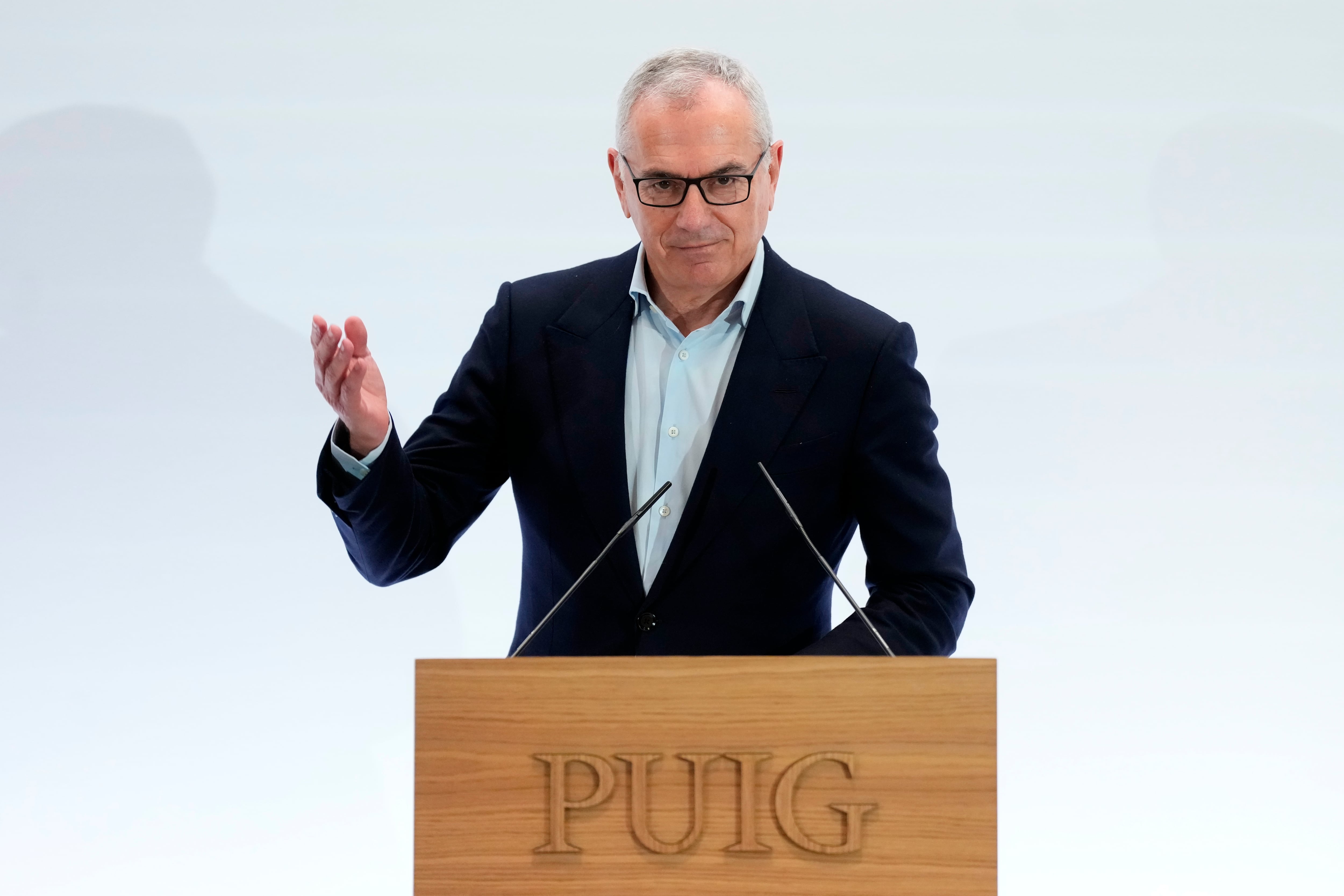 La banca insta a Estée Lauder a cotizar en España para ahorrar hasta 4.000 millones en la compra de Puig