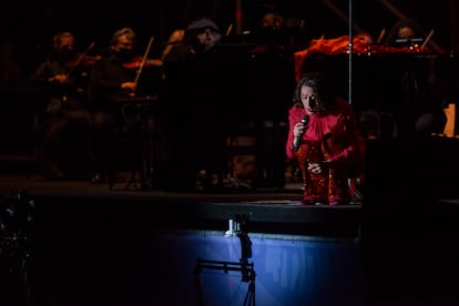 Concierto de Luz Casal y la Real Filarmonía de Galicia en la Plaza del Obradoiro de Santiago de Compostela.