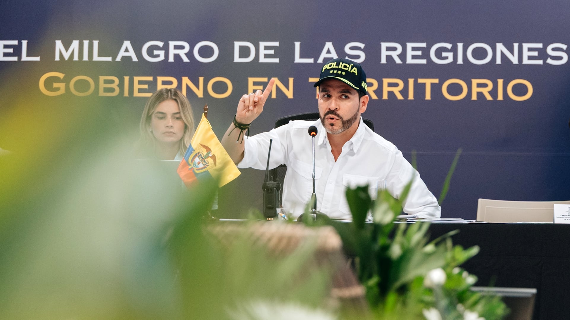 La popularidad de Abelardo de la Espriella se resquebraja en la única encuesta conocida