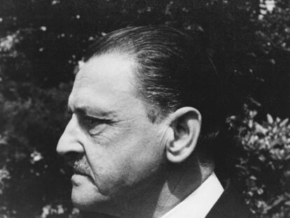 El escritor William Somerset Maugham, fotografiado en Londres, en 1934.