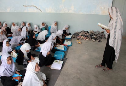 Una escuela primaria de niñas en Kandahar (Afganistán), este lunes.