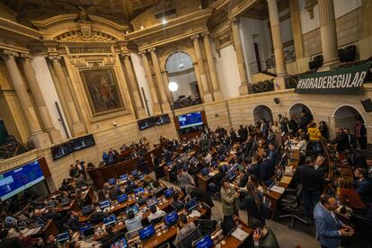 Sesión de debate que busca regular el cannabis de uso adulto en el Congreso, en Bogotá, el pasado 20 de junio..