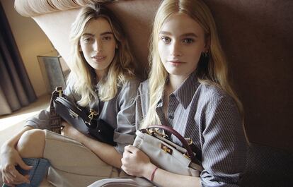 Clara y Esther McGregor en la campaña de Fendi.