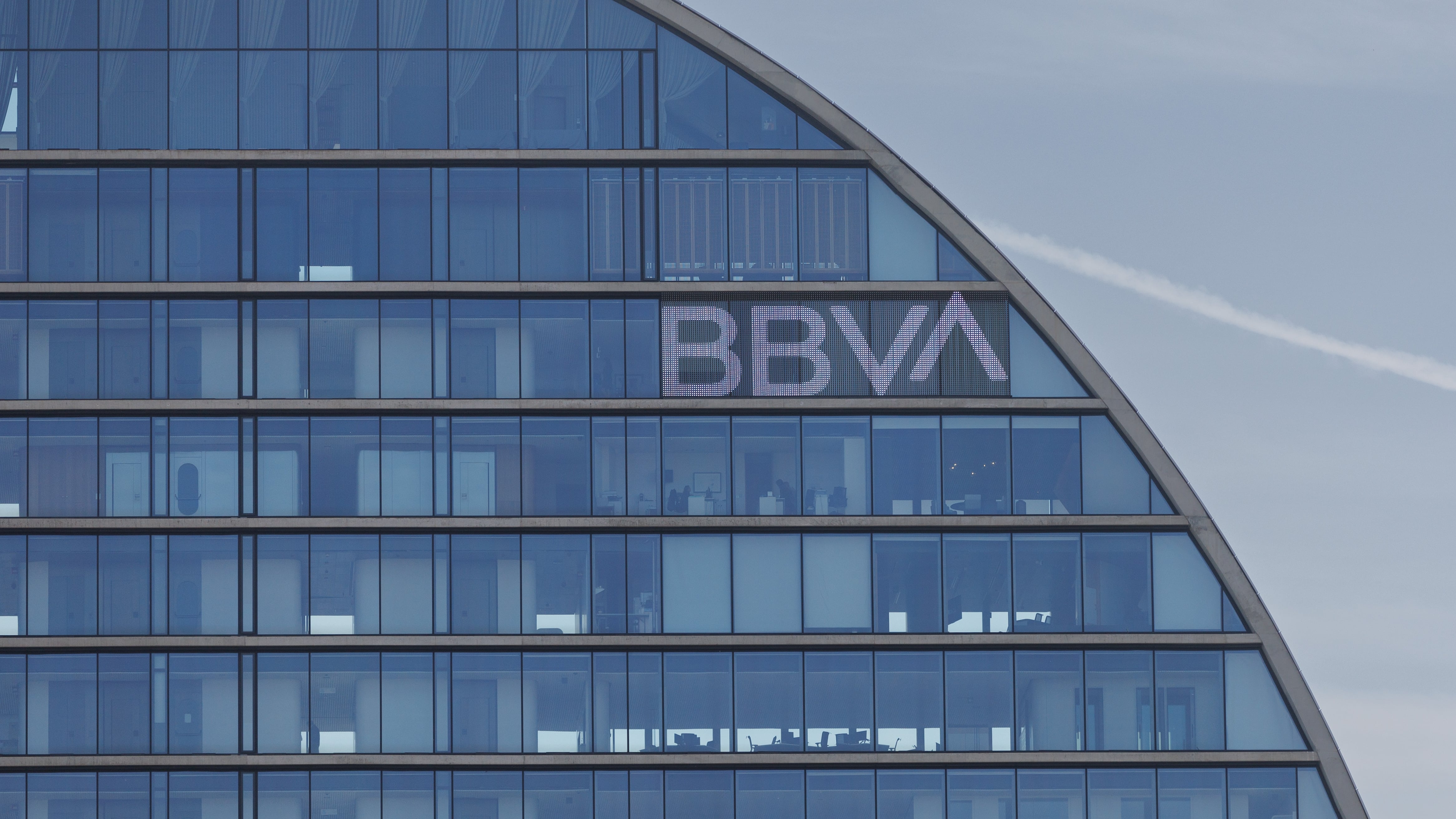 El BBVA dispara contra el Sabadell y pagará el mayor dividendo de su historia