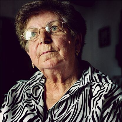 Como las legendarias sabinas, que vuelven a levantarse a pesar de las dificultades y del viento castigador, a Natalia Castañeda le quedan muchas fuerzas para luchar por su tierra. "Me duele tanto que quieran transformarla
".