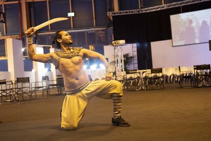 A Bollywood dance workshop by Suresh Singh, director of the SS Dance Company. According to a study presented in 2018 by TCI Research, 80 million travelers choose their destinations based on movies and television series.