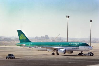 Un avión de Aer Lingus en el aeropuerto de Barcelona