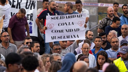 Manifestación en Piera contra el incendio intencionado de la mezquita.