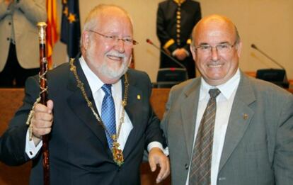 Salvador Esteve (izquierda), el día que tomó posesión como presidente provincial.