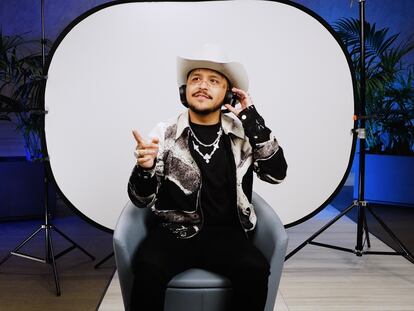 Christian Nodal: “En casa no me perdonan que me gusten los corridos tumbados”