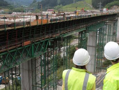 Las competencias de técnicos e ingenieros se han complicado con el plan Bolonia.