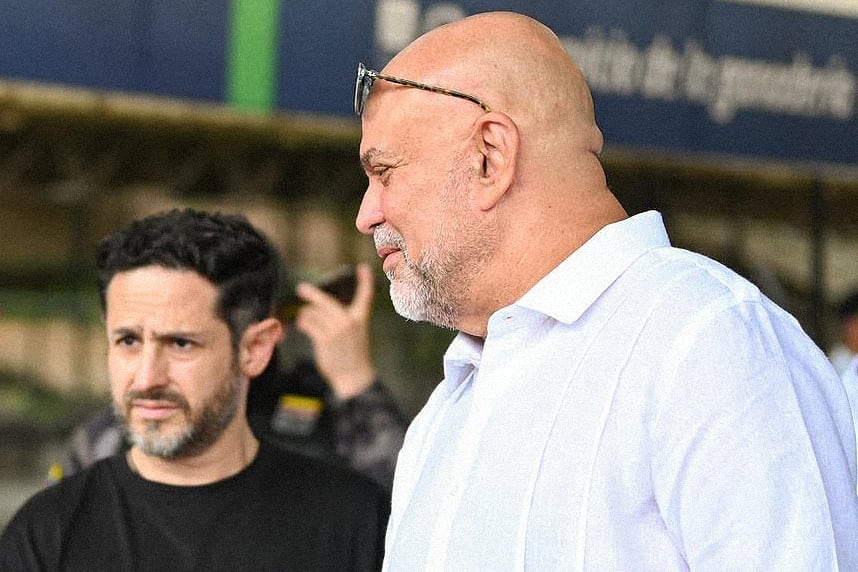 El abogado de Mancuso acusa a delegados de Petro de exigir a exparamilitares declarar contra De la Espriella y Uribe El abogado de Mancuso acusa a delegados de Petro de exigir a exparamilitares declarar contra De la Espriella y Uribe