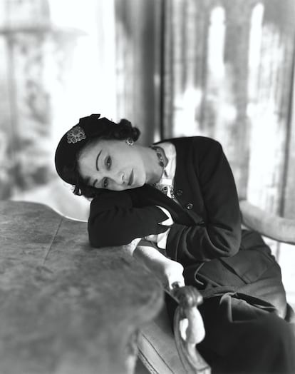 La diseñadora Coco Chanel en una imagen de 1954.