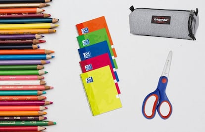 Los cuadernos, estuches, tijeras y lápices de colores son algunos de los materiales escolares imprescindibles.