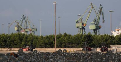 Planta de acero de ArcelorMittal en el sur de Italia. 